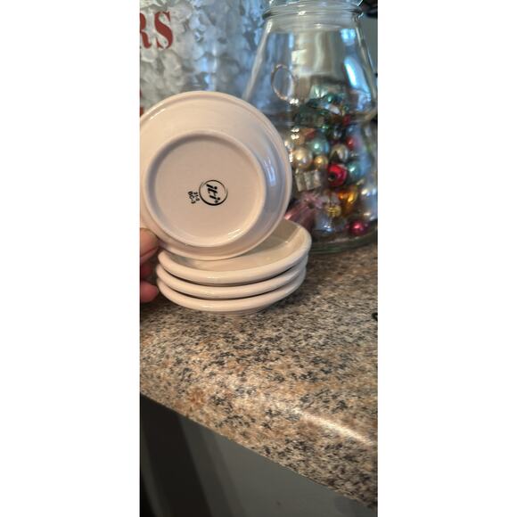 4 restaurantware butter pats - Picture 2 of 3